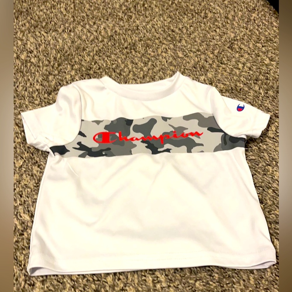 Champion dri-fit like material t-shirt